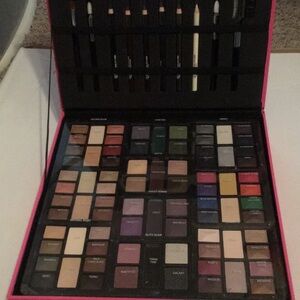 Ulta pink zebra makeup case 90 pc set new vintage